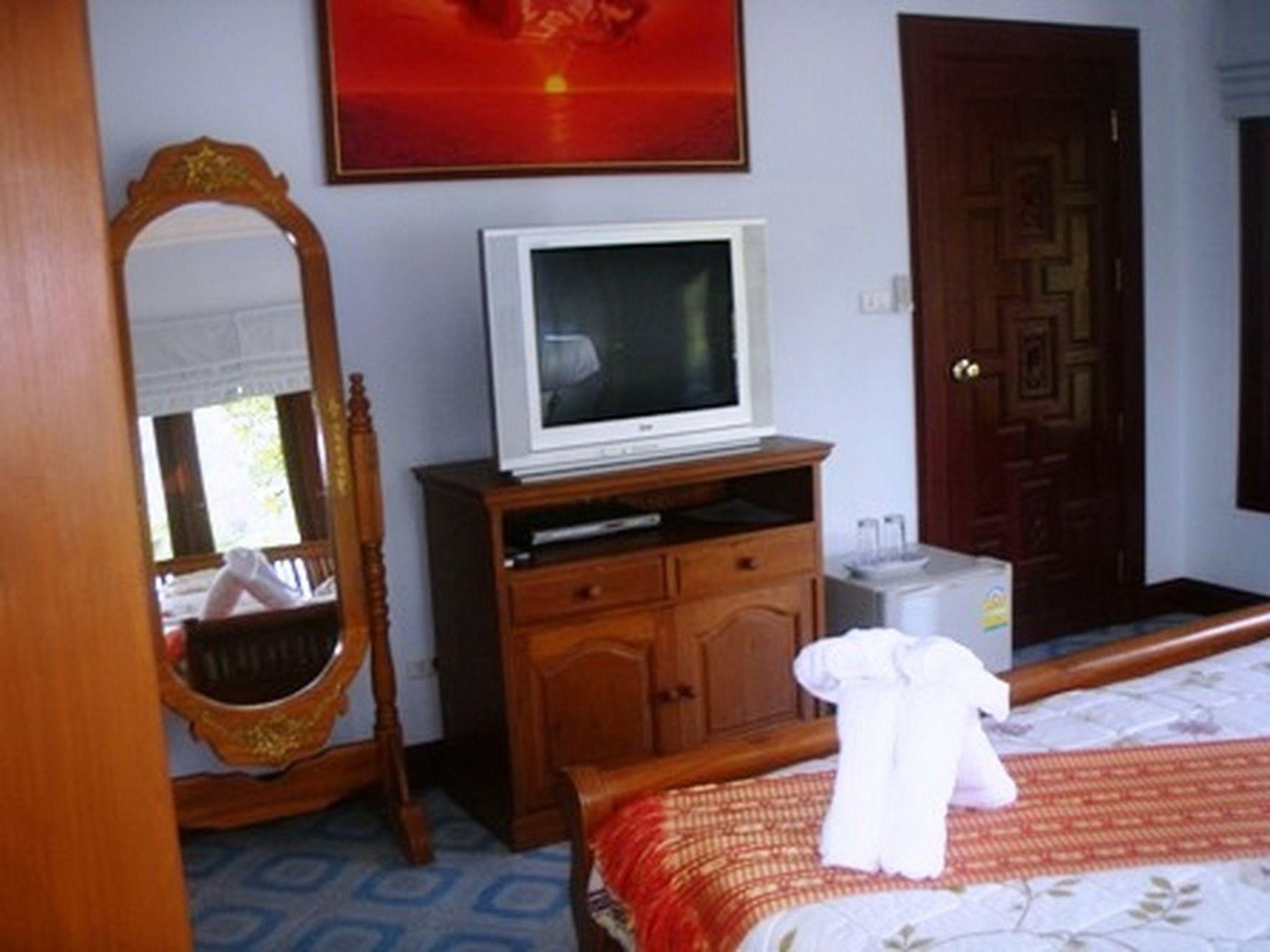 Majestic Villas Phuket Rawai Extérieur photo
